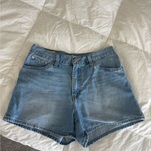 Levi’s 80 moms short